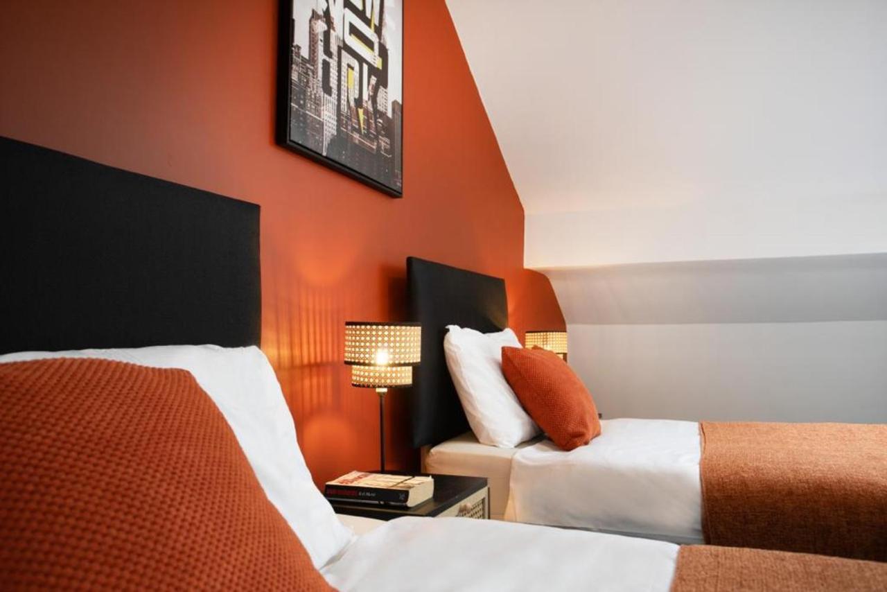 Spacious 2 Bedroom Apartments - 5 Mins From Qmc, Universities And City Centre! Nottingham Exterior photo