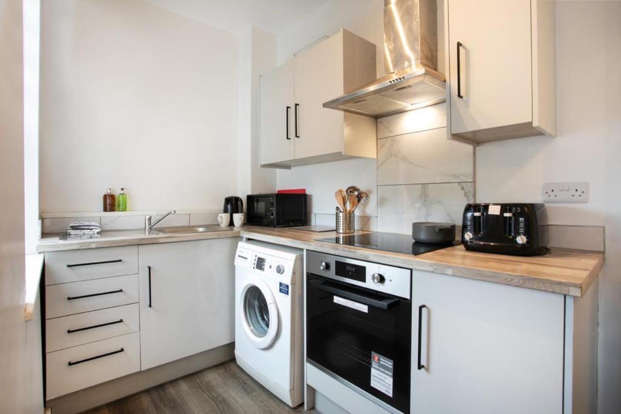 Spacious 2 Bedroom Apartments - 5 Mins From Qmc, Universities And City Centre! Nottingham Exterior photo