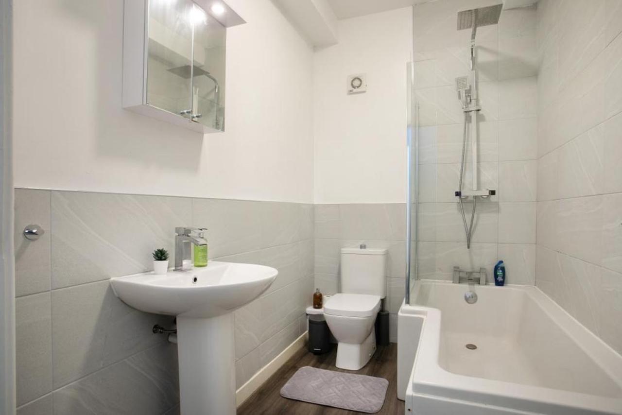 Spacious 2 Bedroom Apartments - 5 Mins From Qmc, Universities And City Centre! Nottingham Exterior photo
